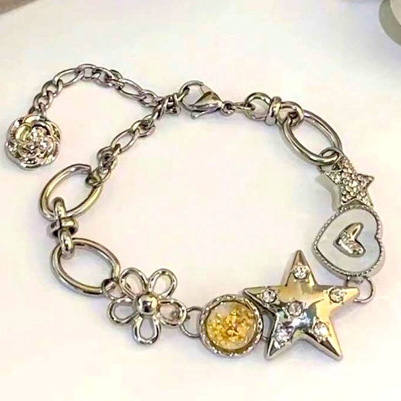 XMAS SALE Betsey Johnson Silver Abstract Star Charm Bracelet - Picture 1 of 5